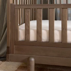 dadada Baby Bliss 4-in-1 Convertible Crib