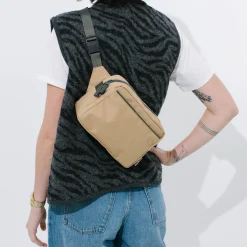 Red Rovr Joey Belt Bag - Toffee